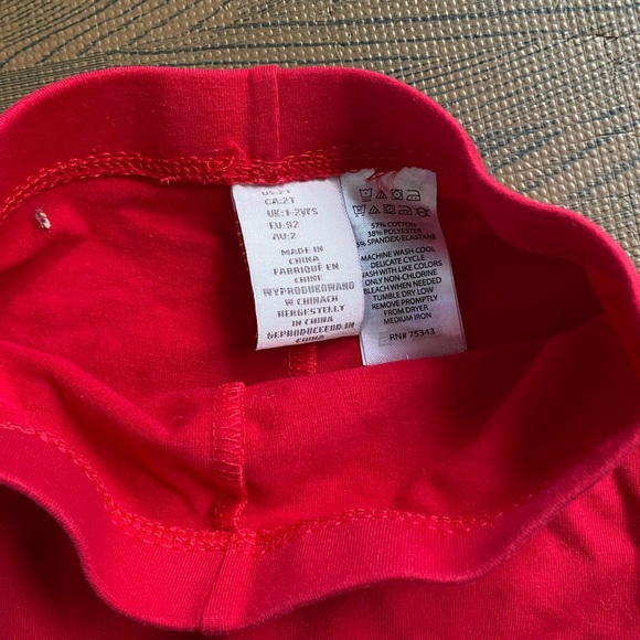🌸3/$10🌸 red leggings - Picture 2 of 3
